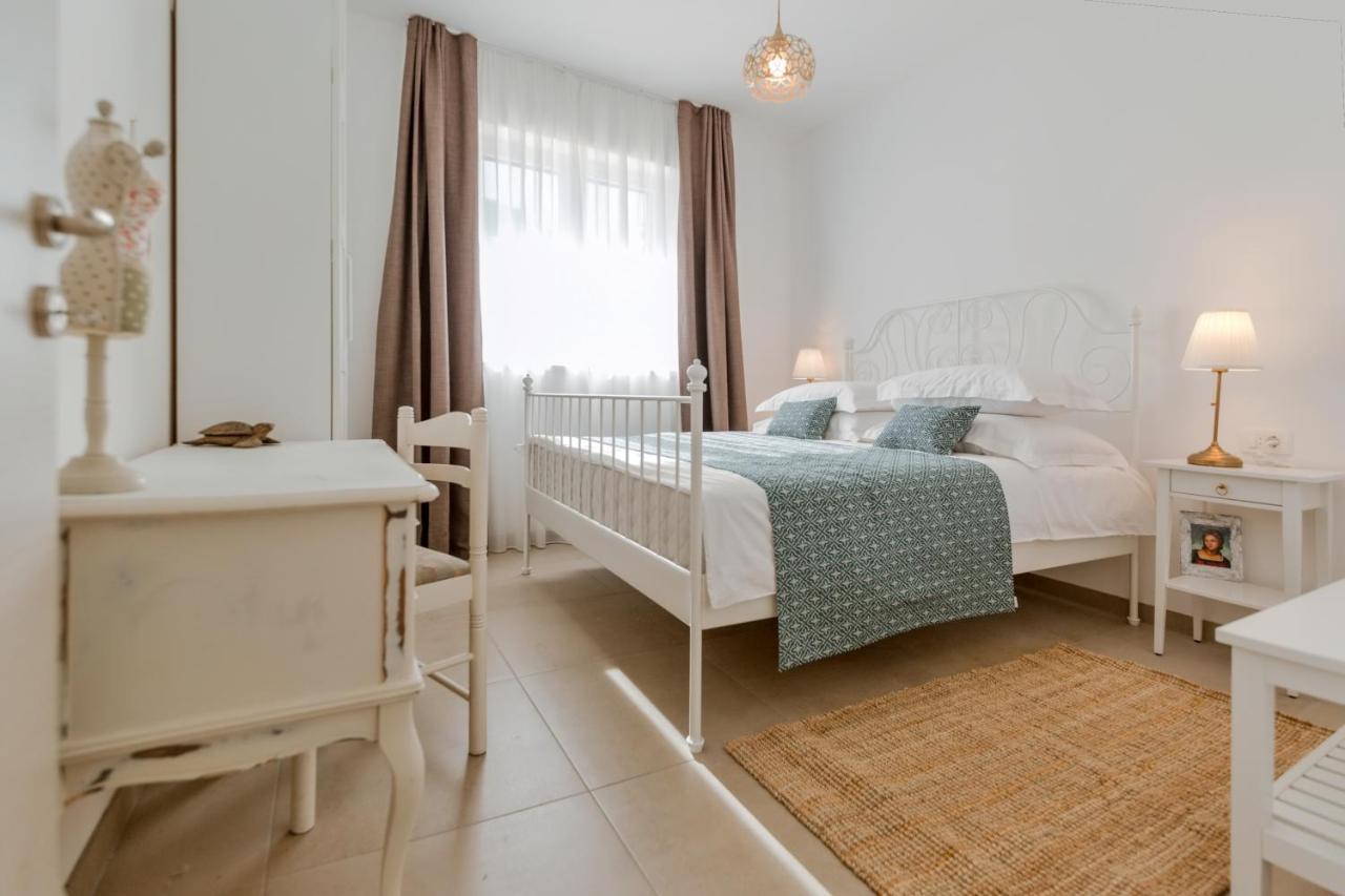 Apartments Ivica 奥米什 外观 照片