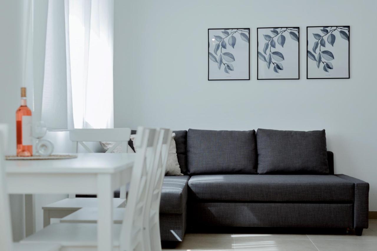Apartments Ivica 奥米什 外观 照片