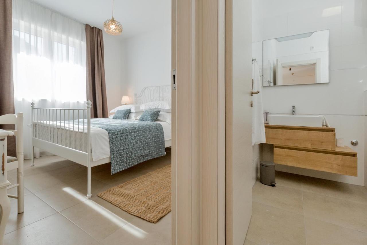 Apartments Ivica 奥米什 外观 照片