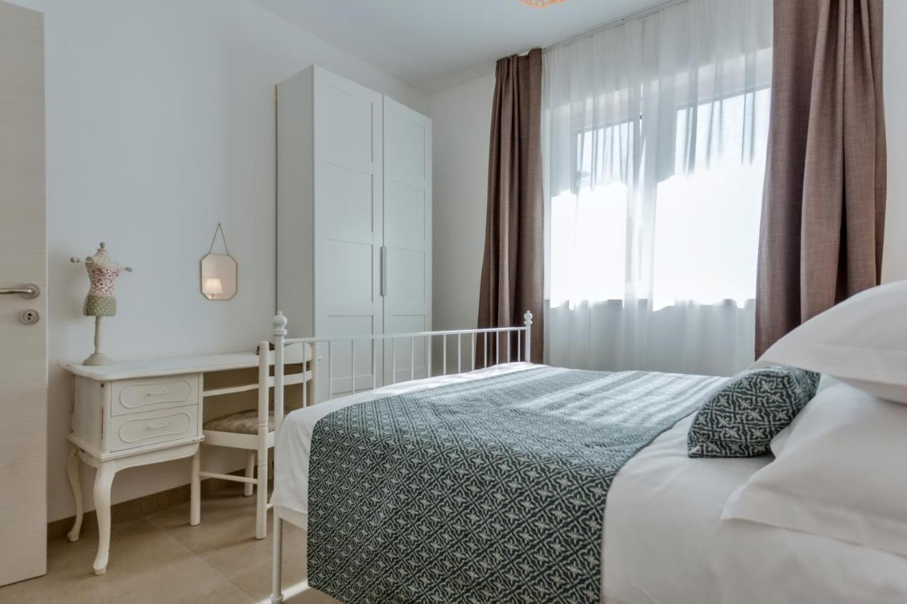 Apartments Ivica 奥米什 外观 照片